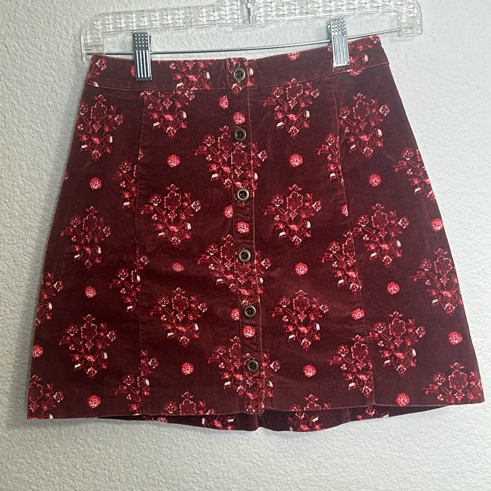 Hollister Floral Printed Velvet Red‎ A Line Mini Skirt Button Front Size 0